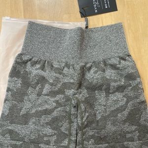 🆕 NVGTN Khaki Green Camo Seamless Shorts